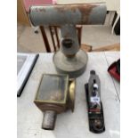 THREE VINTAGE ITEMS TO INCLUDE A STANLEY WOOD PLANE, A COACH LAMP AND A GREENHOUSE HEATER