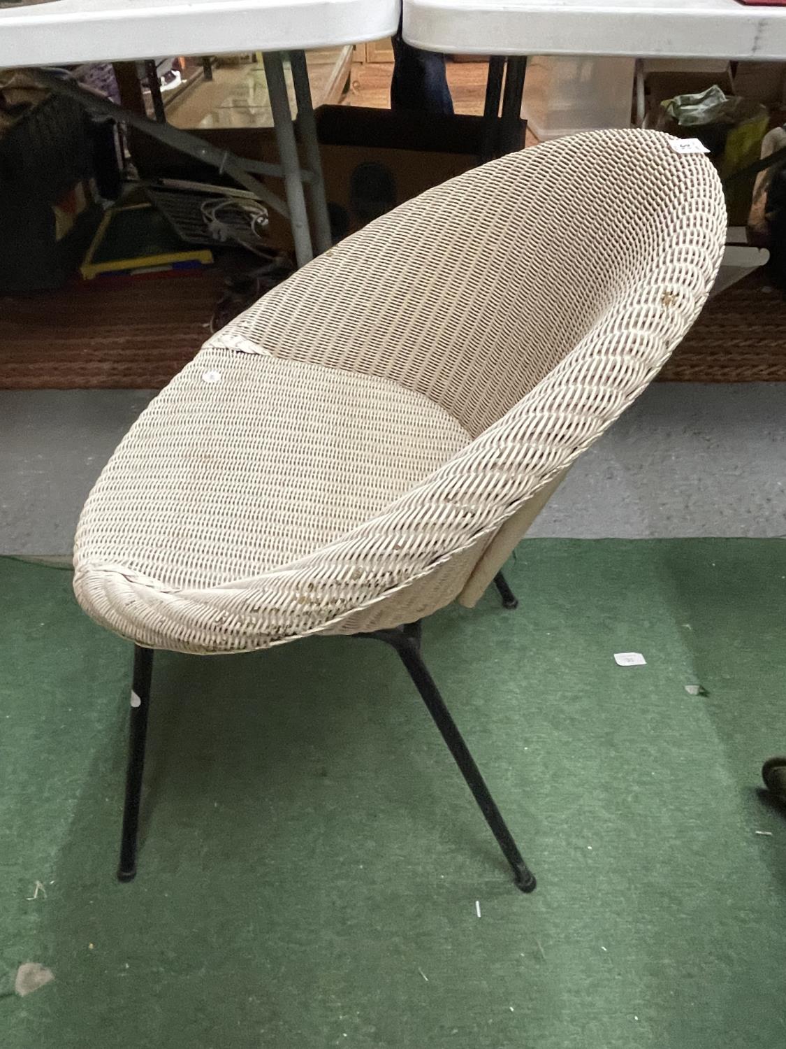 A LLOYD LOOM 1940'S RETRO CHAIR WITH LABEL - Bild 2 aus 4