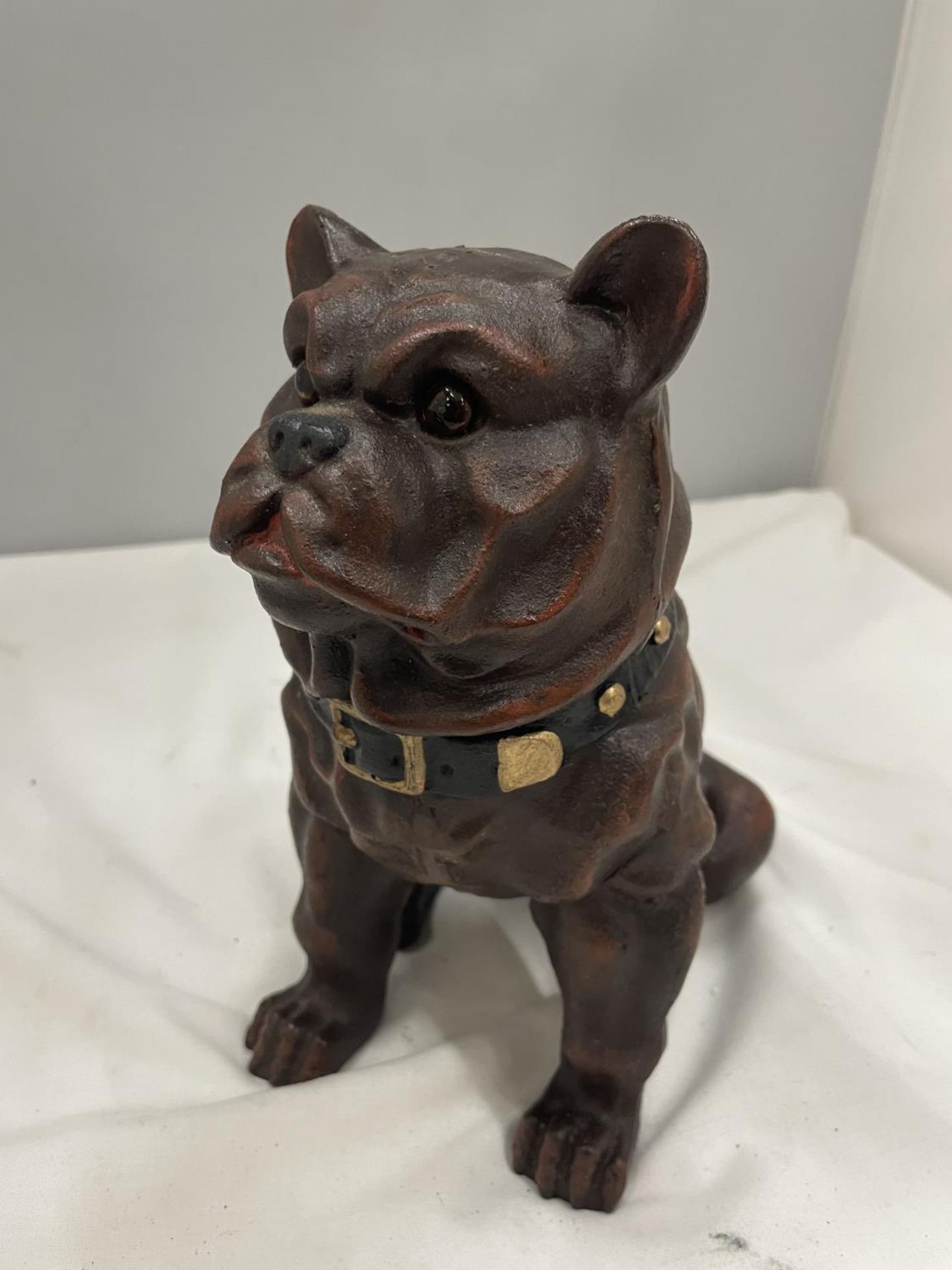 A CAST FIGURE OF A BULLDOG WITH GLASS EYES - Image 2 of 5