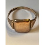 A 9 CARAT GOLD SIGNET RING MARKED 375 SIZE W GROSS WEIGHT 4.92 GRAMS