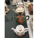 FOUR COLLECTABLE TEAPOTS TO INCLUDE SADLER STRAWBERRY, SADLER HEXAGON SHAPE, ETC