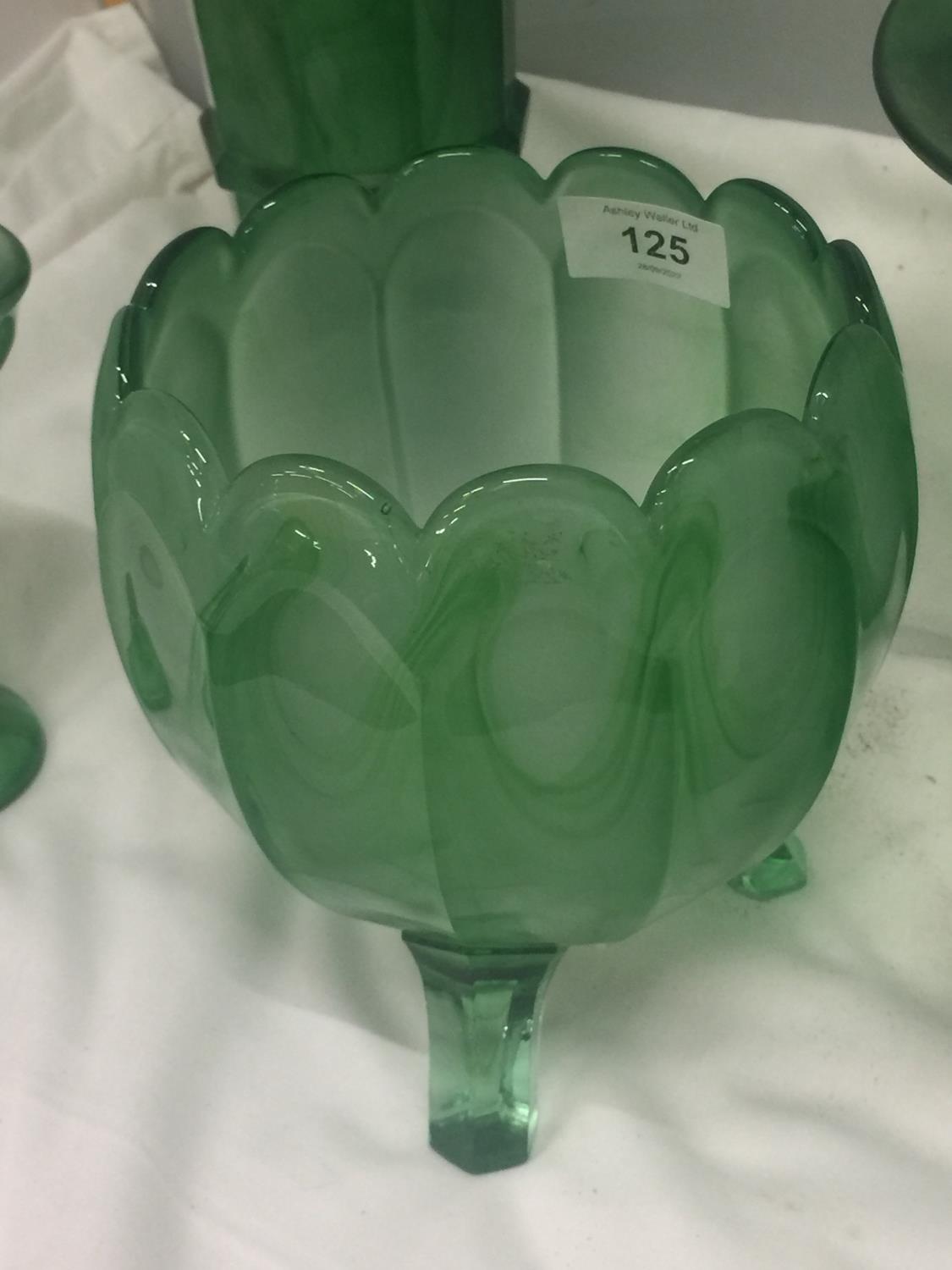 FIVE PIECES OF EMERALD GREEN CLOUD GLASS TO INCLUDE PLANTERS AND VASES - Image 3 of 6