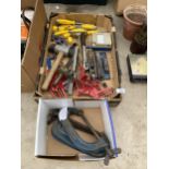 AN ASSORTMENT OF TOOLS TO INCLUDE G CLAMPS, SCREW DRIVERS AND MALLETS ETC