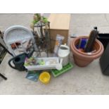 AN ASSORTMENT OF GARDEN ITEMS TO INCLUDE PLANT POTS, WATERING CANS AND LIGHTS ETC