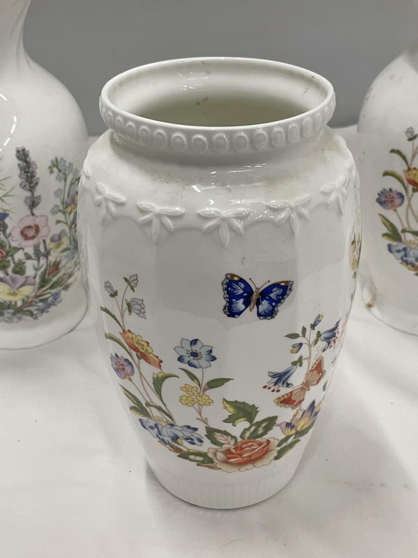 THREE LARGE AYNSLEY VASES, TWO IN THE COTTAGE GARDEN PATTERN, THE OTHER 'WILD TUDOR', HEIGHT 23CM - Image 2 of 7