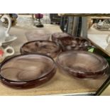 A COLLECTION OF CLOUD PURPLE GLASSWARE BOWLS