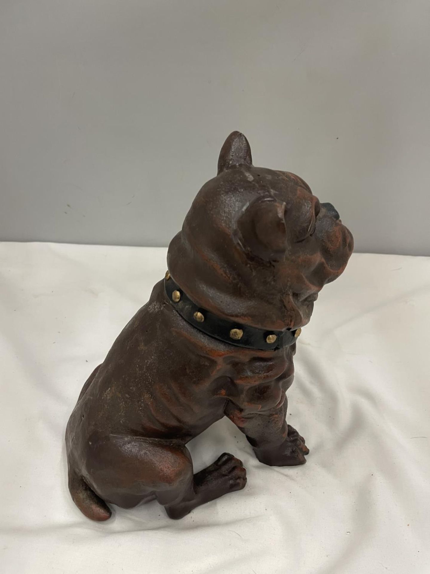 A CAST FIGURE OF A BULLDOG WITH GLASS EYES - Image 4 of 5