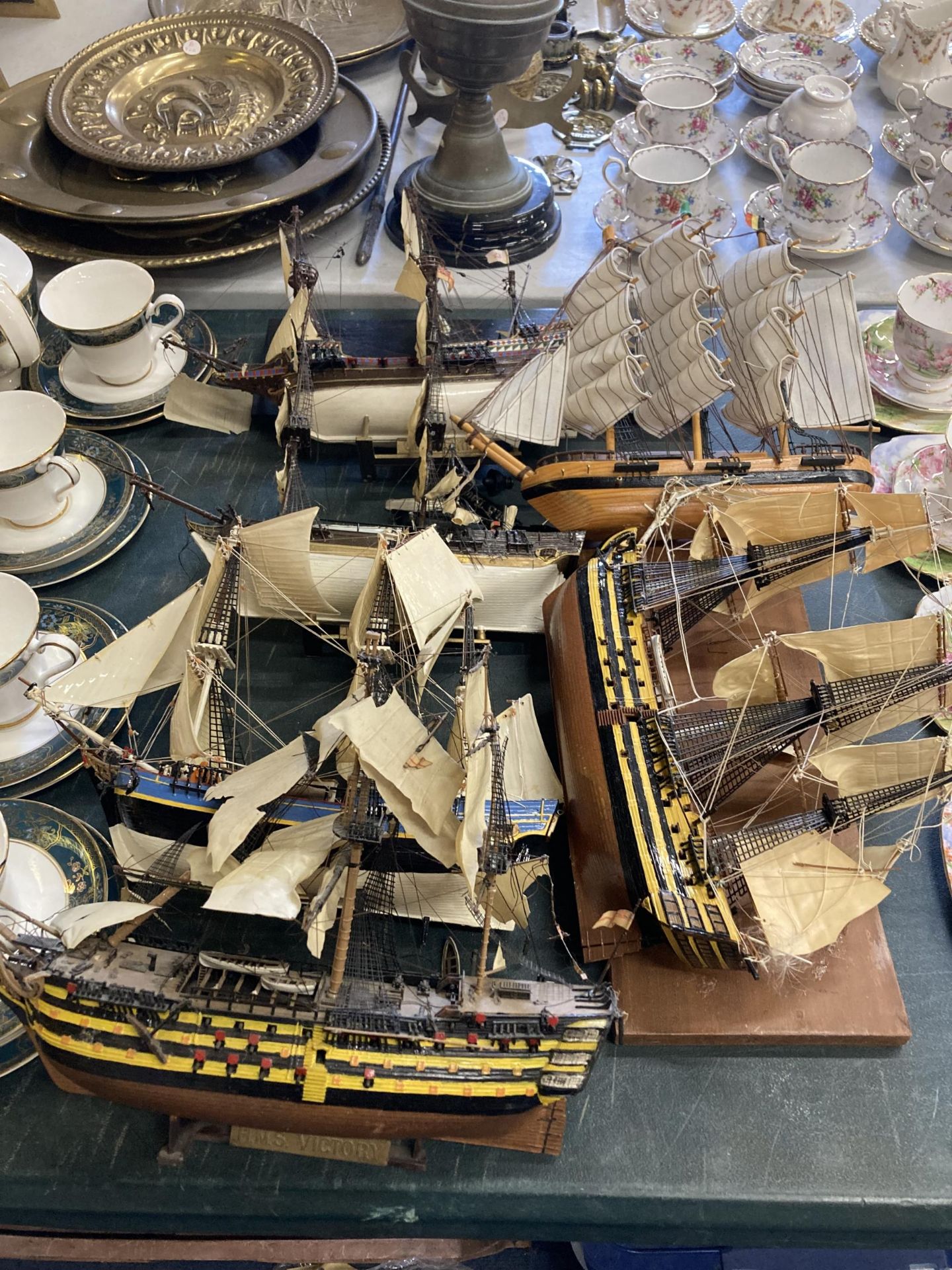 A COLLECTION OF SAILING SHIPS TO INCLUDE HMS VICTORY, THE GOLDEN HIND, HMS BOUNTY, ETC