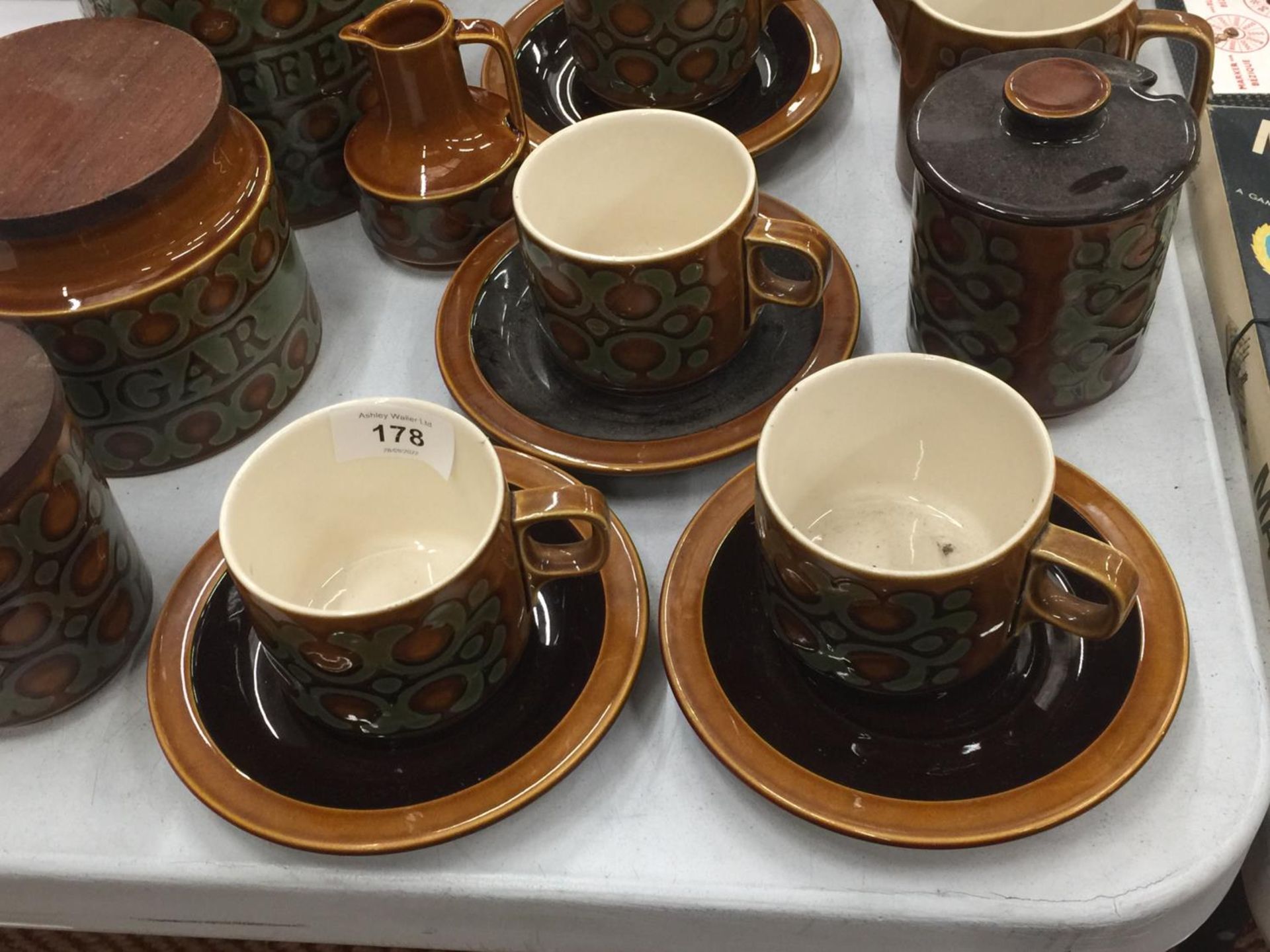 A QUANTITY OF HORNSEA POTTERY 'BRONTE' TO INCLUDE STORAGE JARS, TUREEN, CUPS, SAUCERS, JUGS, SUGAR - Image 2 of 7