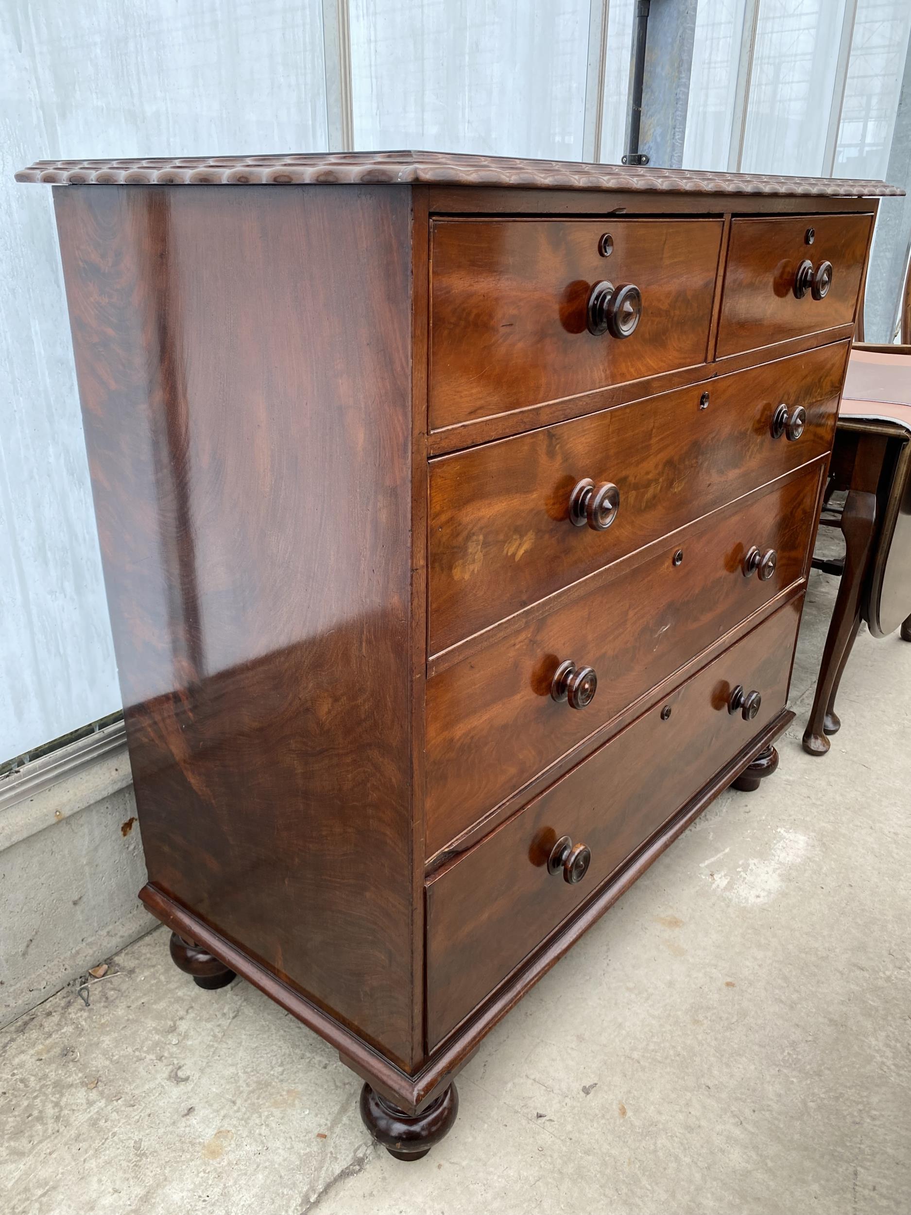 A 19TH CENTURY MAHOGANY CHEST OF TWO SHORT AND THREE LONG GRADUATED DRAWERS WITH PIE CRUST EDGE ON - Image 2 of 6