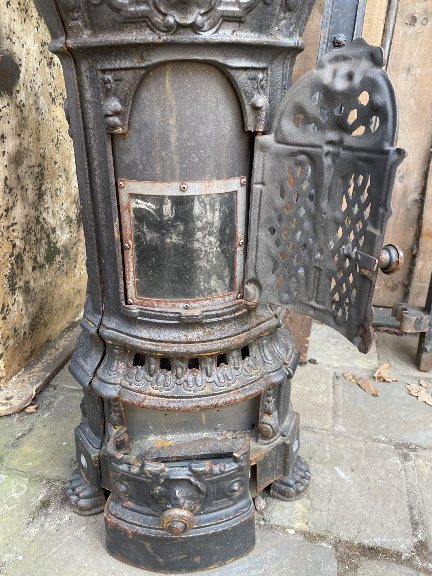 CAST IRON GAS LOG BURNER APPROX 85CM HIGH - Image 3 of 4