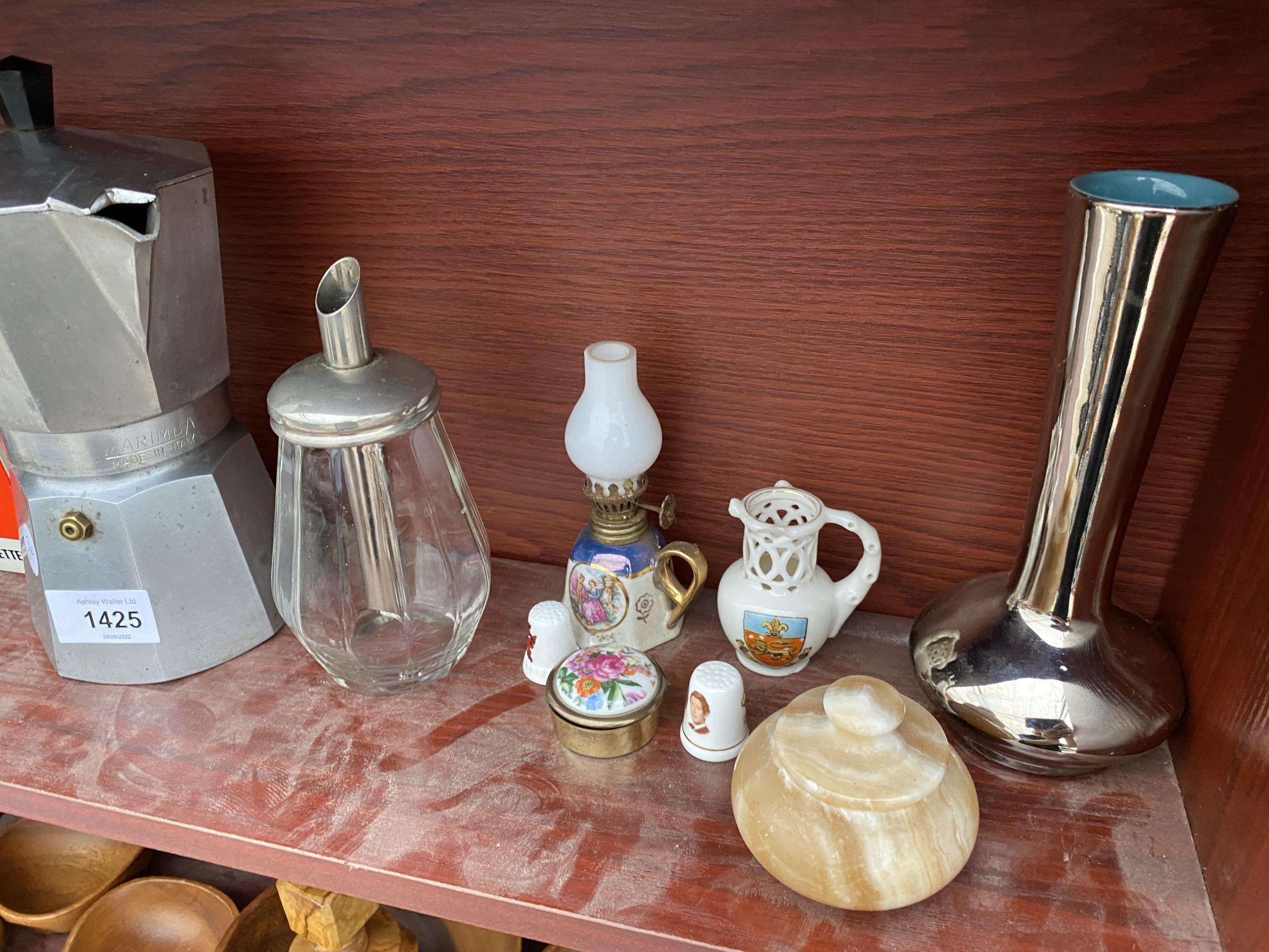 AN ASSORTMENT OF ITEMS TO INCLUDE TREEN BOWLS, A VASE AND AN ONTX TRINKET BOX ETC - Image 3 of 6