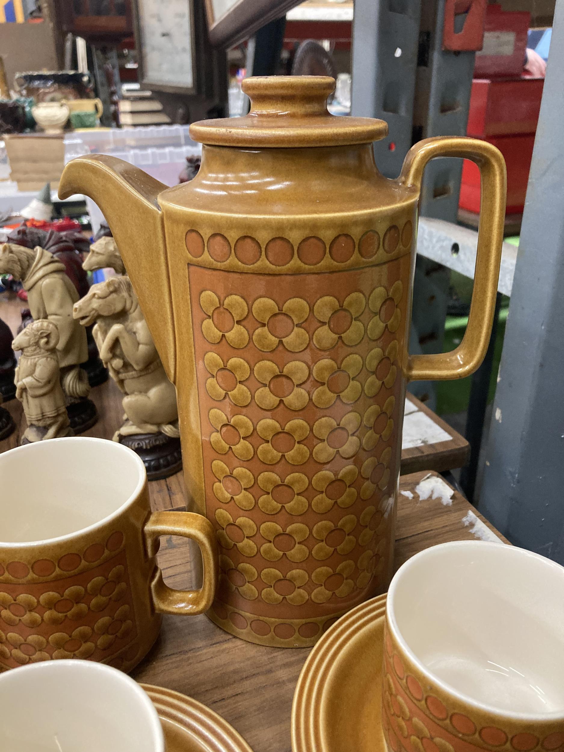 A HORNSEA POTTERY 'SAFFRON' COFFEE SET TO INCLUDE A COFFEE POT, CREAM JUG, SUGAR BOWL, BUTTER DISH - Image 3 of 6