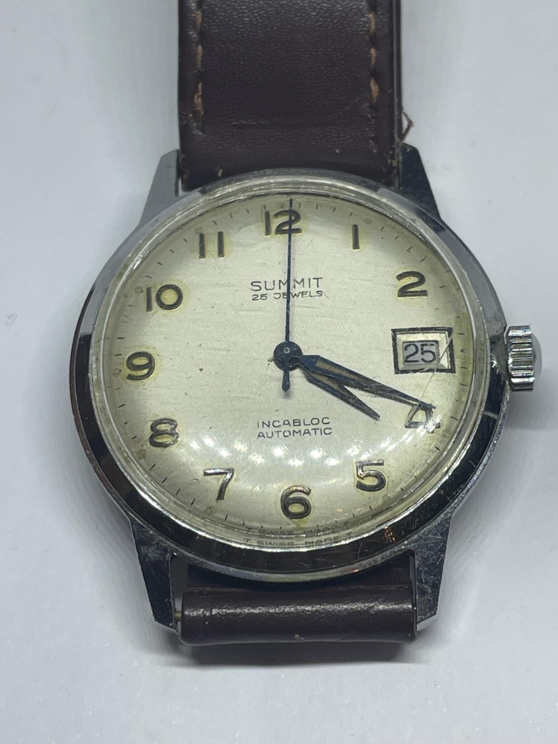 A VINTAGE SUMMIT WRIST WATCH SEEN WORKING BUT NO WARRANTY - Bild 2 aus 3