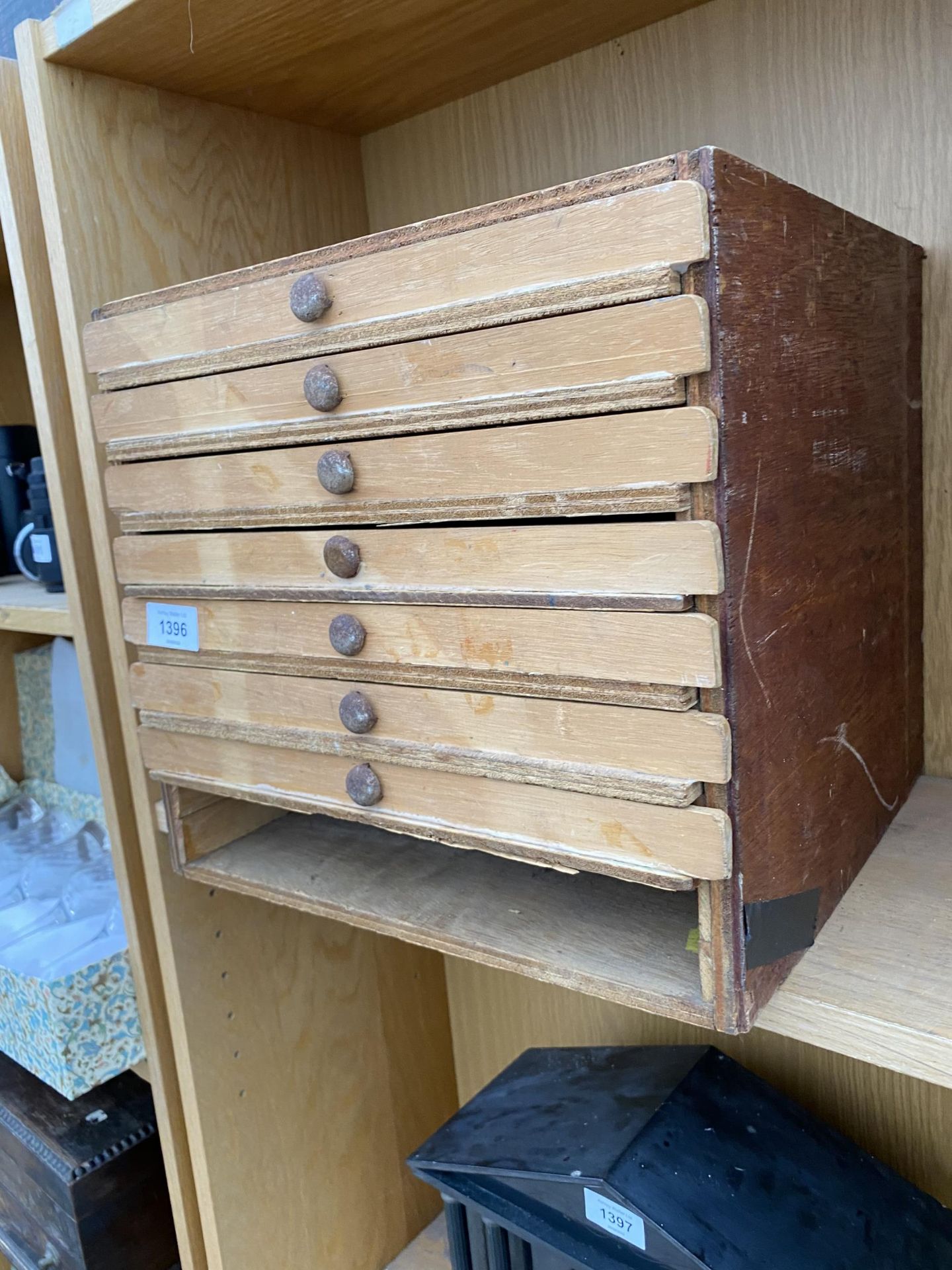 A HANDMADE MINITURE CHEST OF DRAWERS WITH ONE DRAWER MISSING - Image 2 of 2