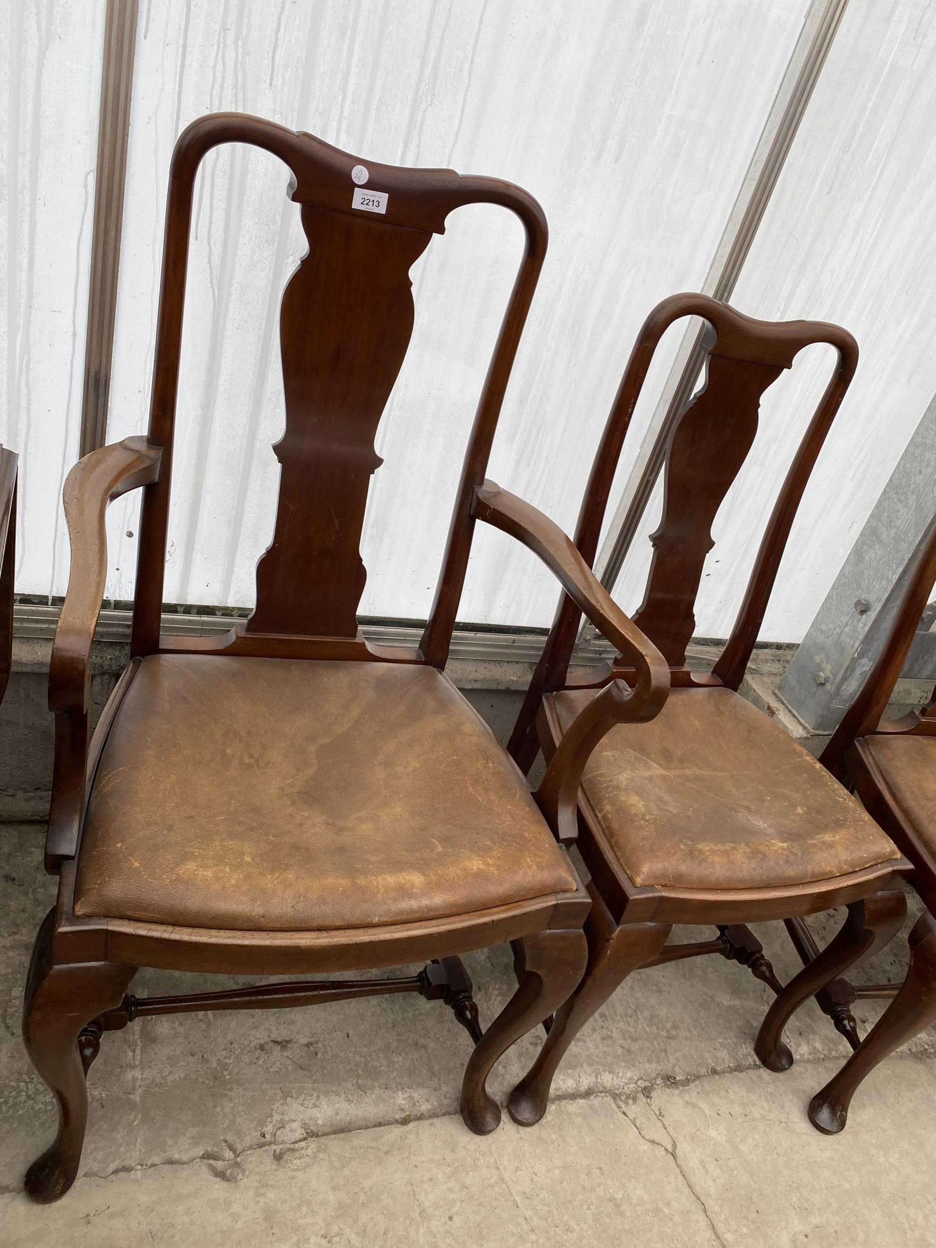 A SET OF SIX EDWARDIAN DINING CHAIRS IN THE QUEEN ANNE STYLE ON CABRIOLE LEGS TWO BEING CARVERS - Image 2 of 4