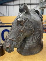 A RECONSTITUTED STONE BUST OF A HORSE HEIGHT 30CM