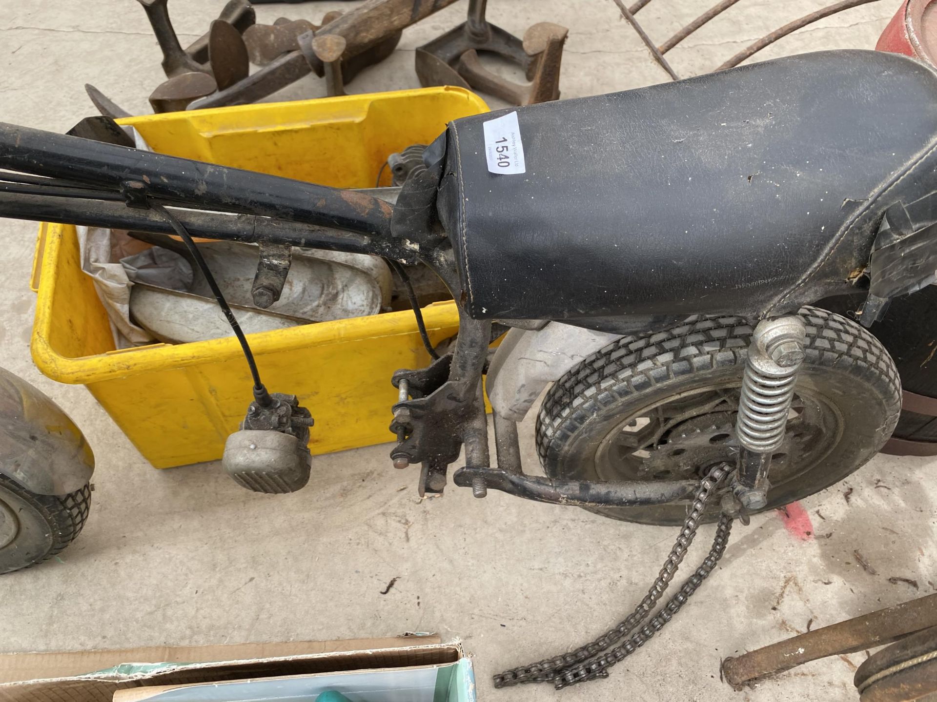 A SMALL MOTORBIKE AND SPARE PARTS FOR RESTORATION - Image 6 of 6