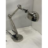 A VINTAGE STYLE RETRO ANGLE POISE LAMP IN CHROME WITH MOVEABLE HEAD