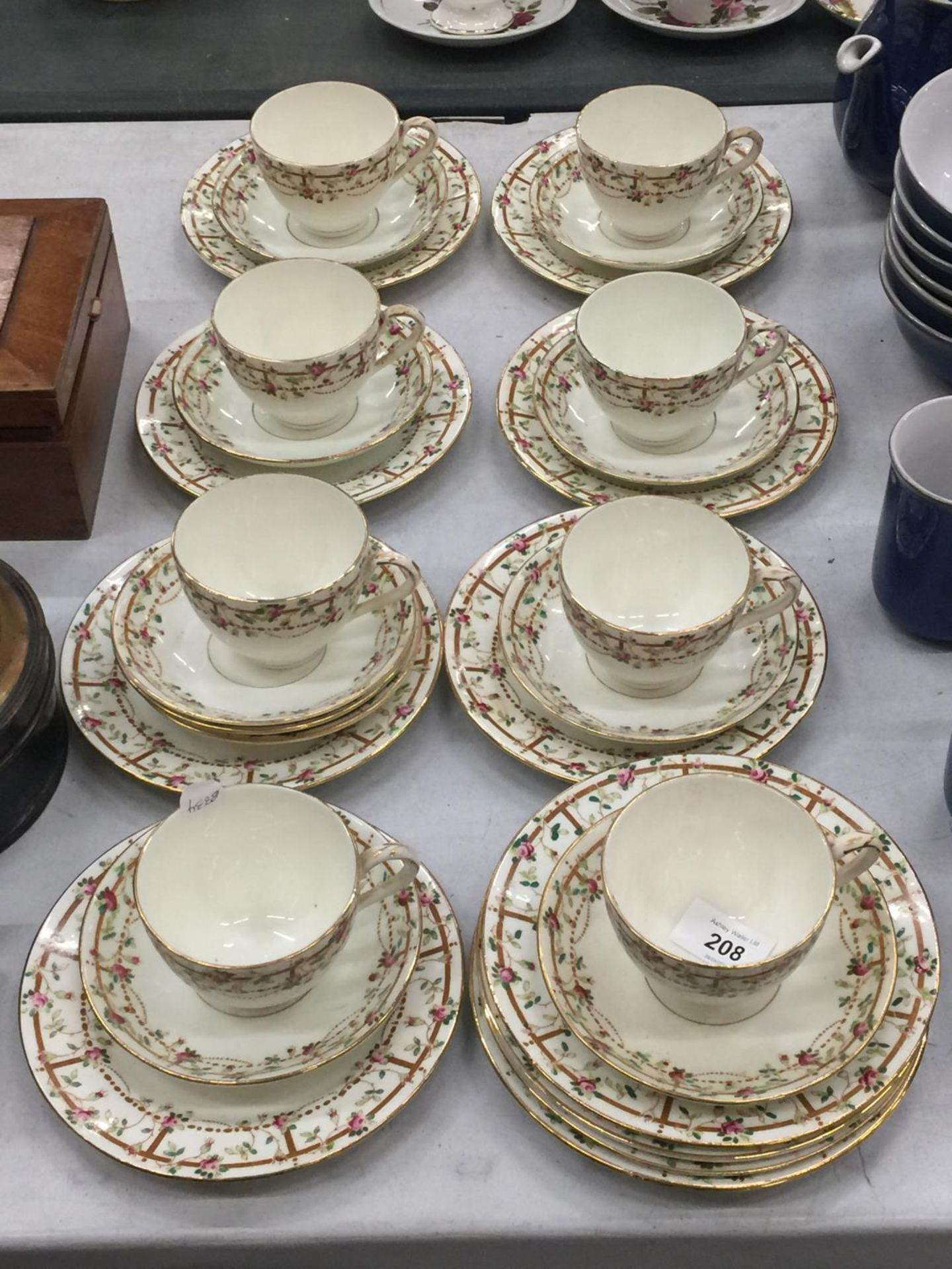 A QUANTITY OF QUEEN'S CHINA CUPS, SAUCERS AND SIDE PLATES