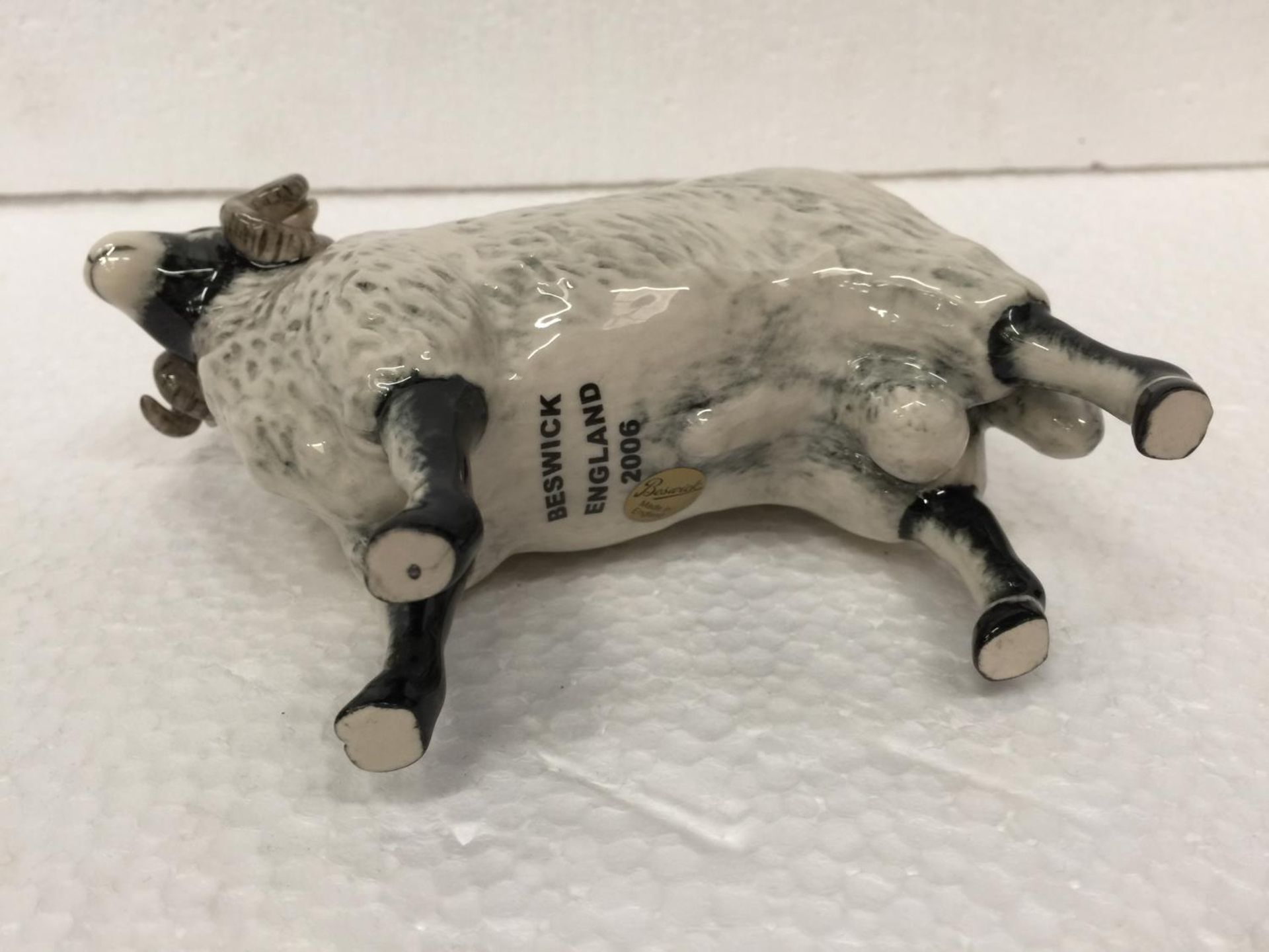 A JOHN BESWICK BLACK FACED EWE - 14CM WIDE X 12CM - Image 5 of 5