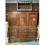 A VERY GOOD LARGE GEORGIAN CROSSBANDED OAK HOUSE KEEPERS CUPBOARD IN EXCELLENT CONDITION APPROX -