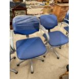 A PAIR OF MODERN ADJUSTABLE BLUE SALON CHAIRS ON ALLOY BASE