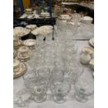 VARIDISHES ETCOUS ITEMS OF GLASSWARE TO INCLUDE GLASSES, DISHES ETC