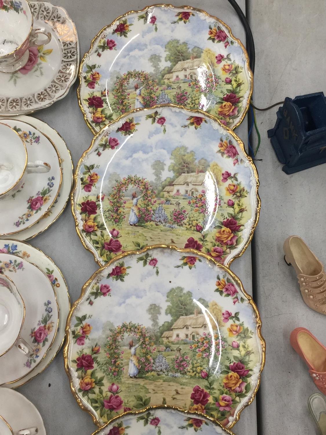 FIVE ROYAL ALBERT 'OLD COUNTRY ROSES' CABINET/WALL PLATES - Image 3 of 4