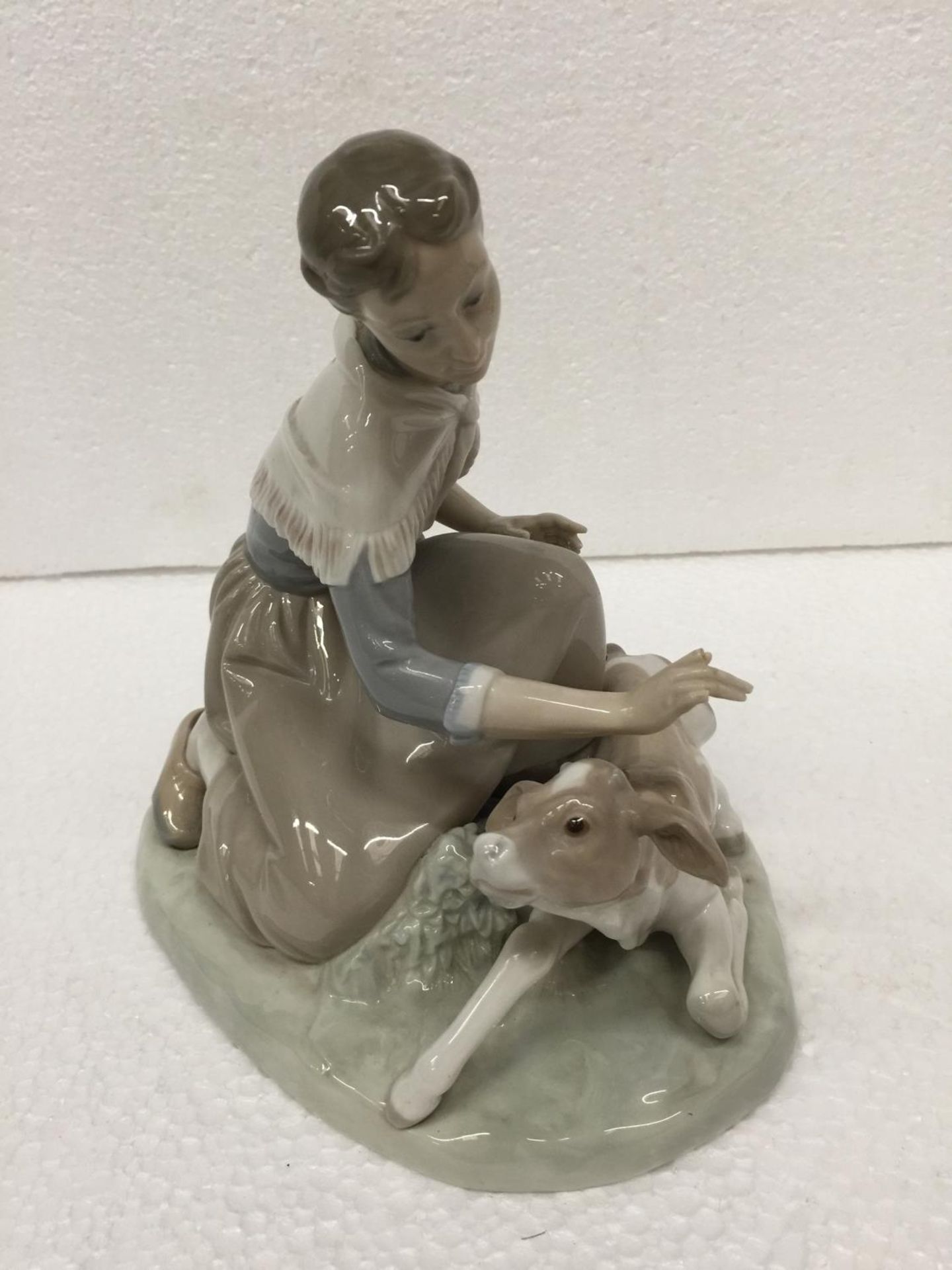A LLADRO FIGURE 'CARESSING A LITTLE CALF' FINGERS A/F - Image 2 of 5