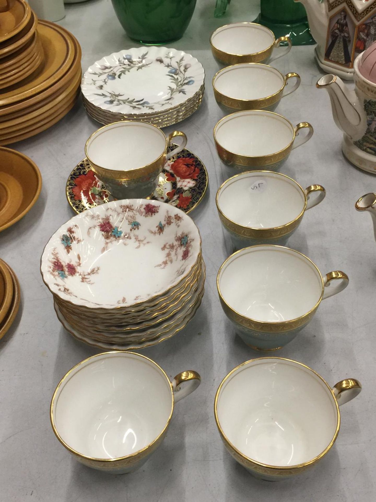 A QUANTITY OF AYNSLEY CUPS PLUS A ROYAL CROWN DERBY 'PEONY' PLATE, ROYAL ALBERT 'BRIGADOON'