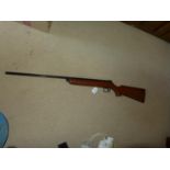 A B.S.A. METEOR .22 CALIBRE AIR RIFLE, 47CM BARREL, SERIAL NUMBER TH27453 WORKING WHEN CATALOGUED