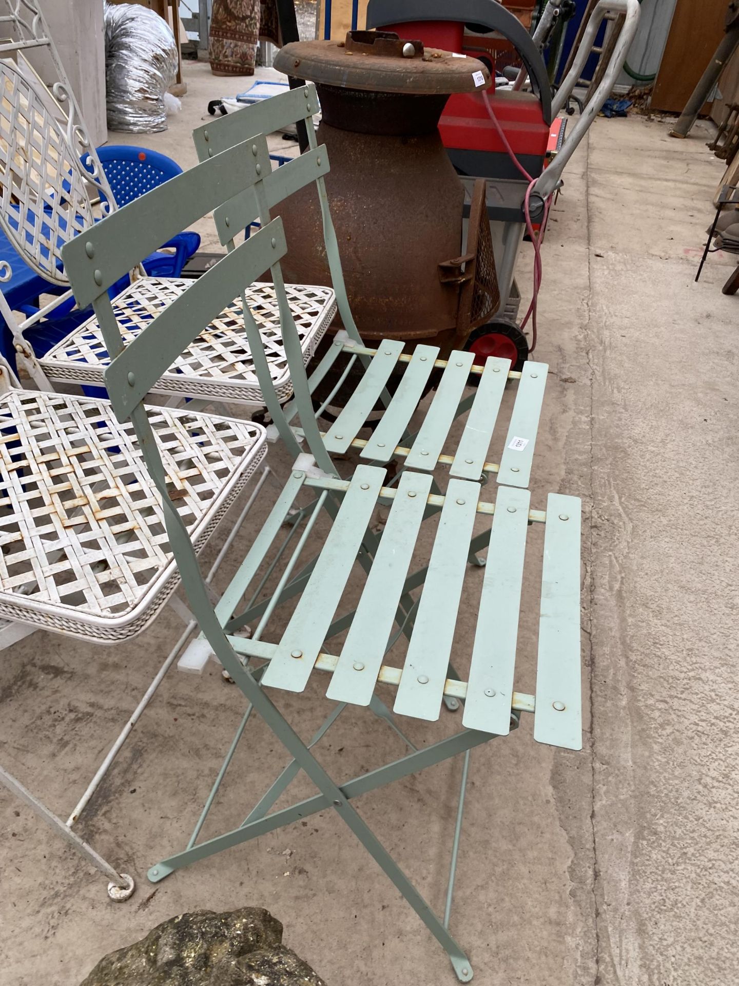 FOUR FOLDING METAL GARDEN CHAIRS (TWO PAIRS) - Image 4 of 4