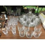 A QUANTITY OF GLASSES TO INCLUDE A SILVER PLATED TRAY, DECANTER, TUMBLERS, WINE GLASSES, ETC