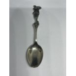 A HALLMARKED BIRMINGHAM SILVER GOLFING SPOON WEIGHT 19G