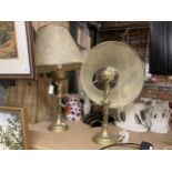 A PAIR OF HEAVY BRASS TABLE LAMPS WITH TWISTED STEMS