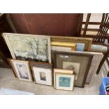 AN ASSORTMENT OF FRAMED PRINTS AND PICTURES