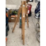 A VINTAGE WOODEN EASEL