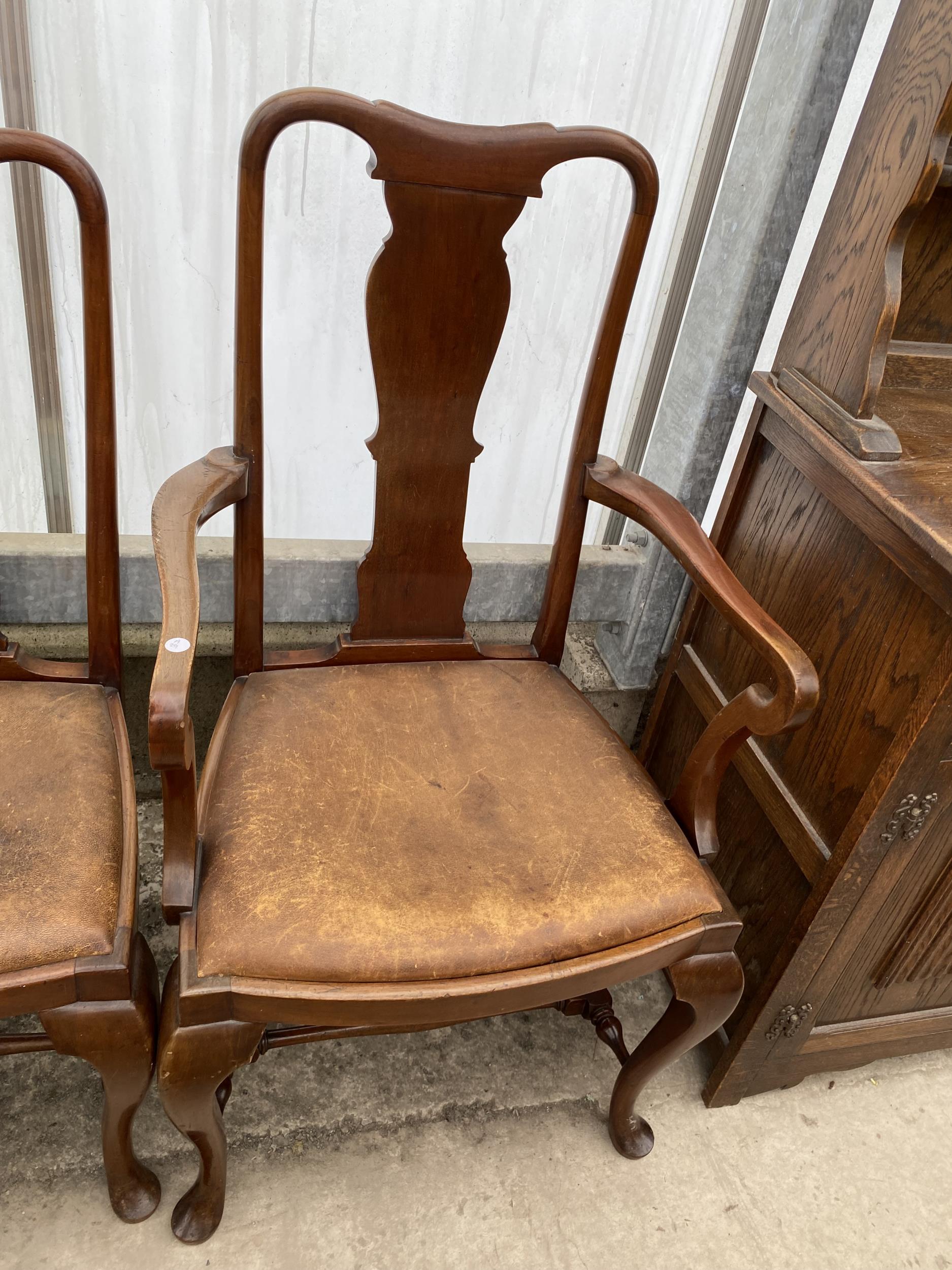 A SET OF SIX EDWARDIAN DINING CHAIRS IN THE QUEEN ANNE STYLE ON CABRIOLE LEGS TWO BEING CARVERS - Image 4 of 4