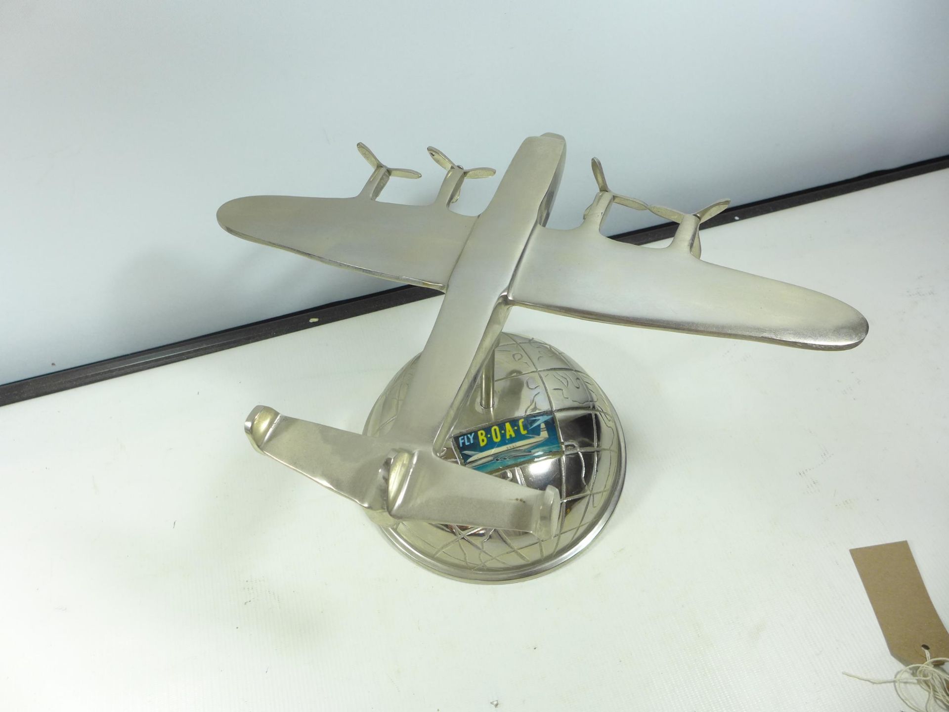 A CHROME PLATED BOAC PLANE ON STAND, HEIGHT 22CM - Image 2 of 7