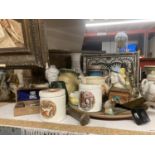 A LARGE MIXED LOT TO INCLUDE SANDLAND WARE JARS WITH TRANSFER PRINT, WINSTON CHURCHILL JUG, KINGSTON