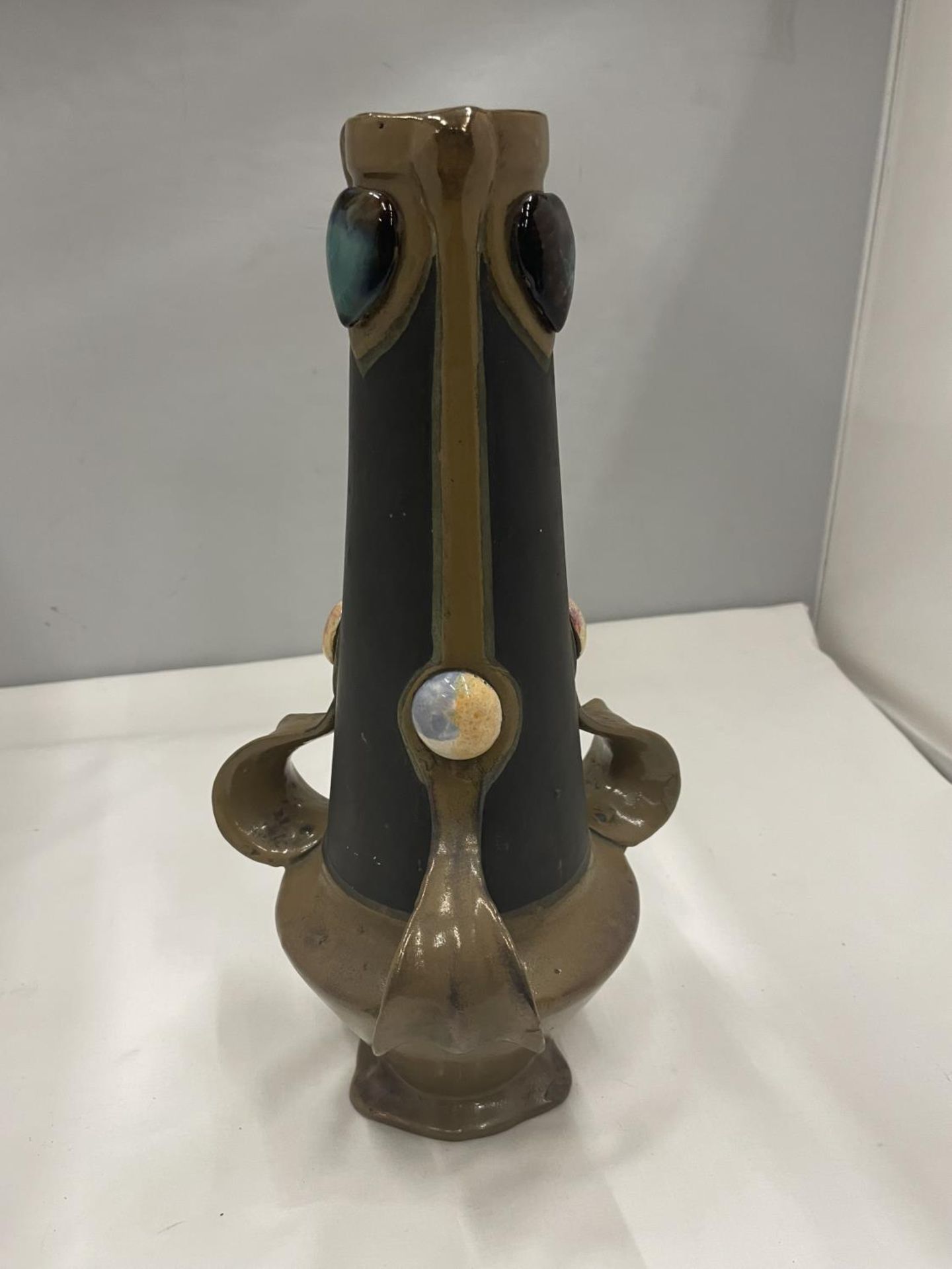 A BRETBY ARTS AND CRAFTS STYLE GLAZED TO IMITATE BRONZE THE TALL THIN NECK WITH SHORT GLOBULAR - Image 3 of 6