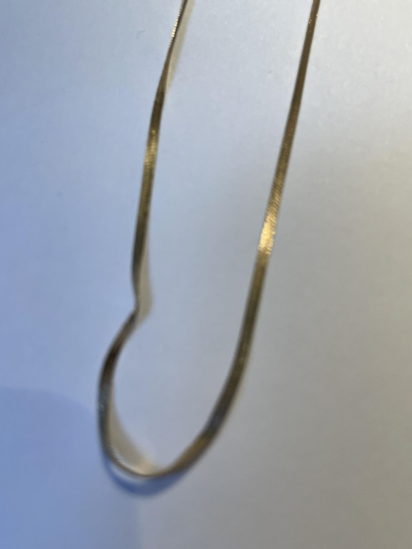 TWO 9 CARAT GOLD NECKLACES AND TWO 9 CARAT GOLD BRACELETS GROSS WEIGHT 2.8 GRAMS - Image 2 of 6