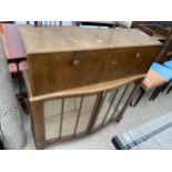 A SHINY WALNUT DISPLAY CABINET WITH TWO LIFT UP SECTIONS TO UPPER PORTION 40" WIDE