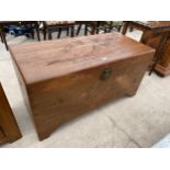 A MID 20TH CENTURY CAMPHOR WOOD BLANKET CHEST WITH INTERNAL SLIDE, 44" WIDE