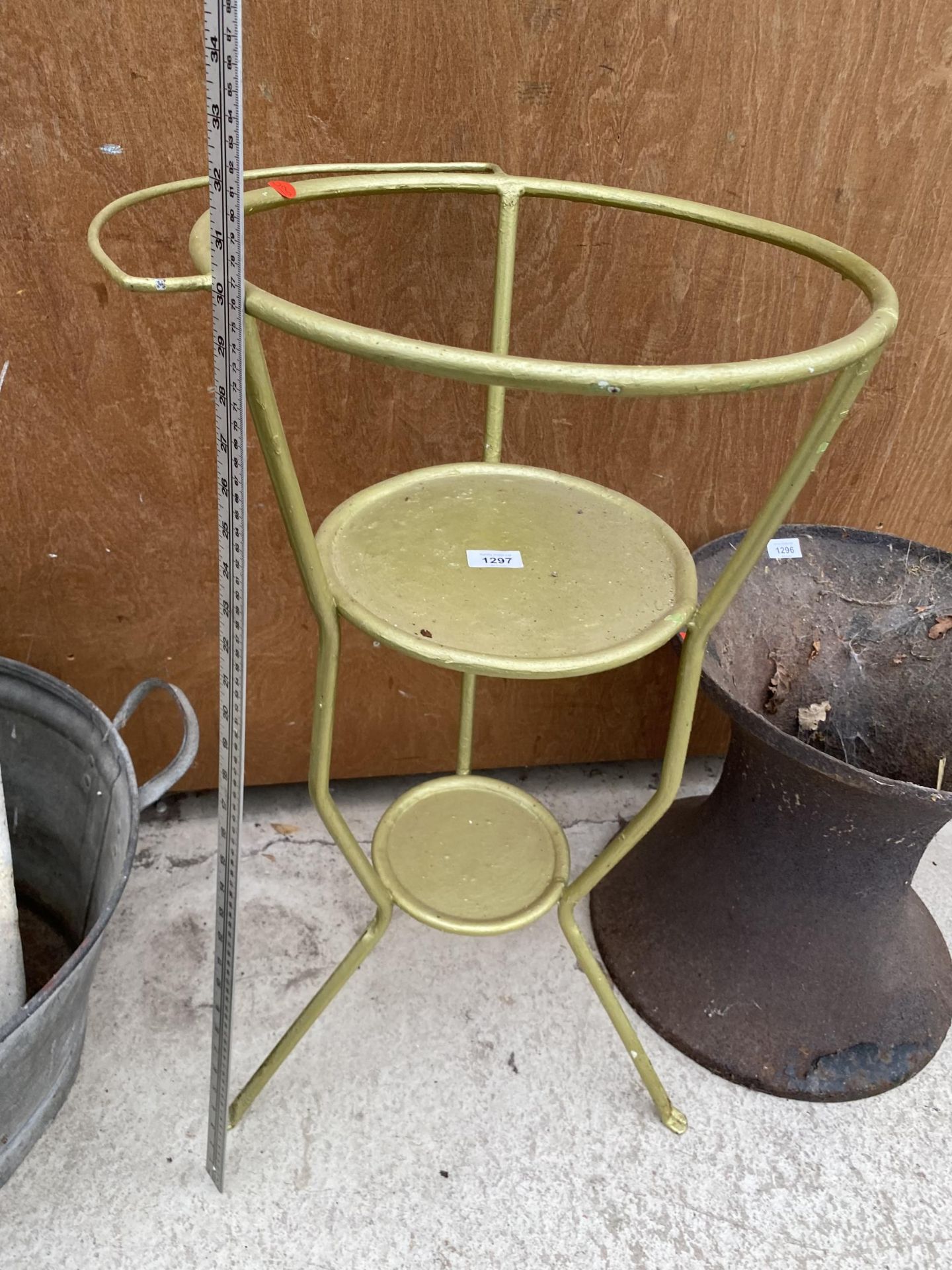 A GOLD PAINTED METAL TWO TIER PLANT STAND - Image 2 of 3