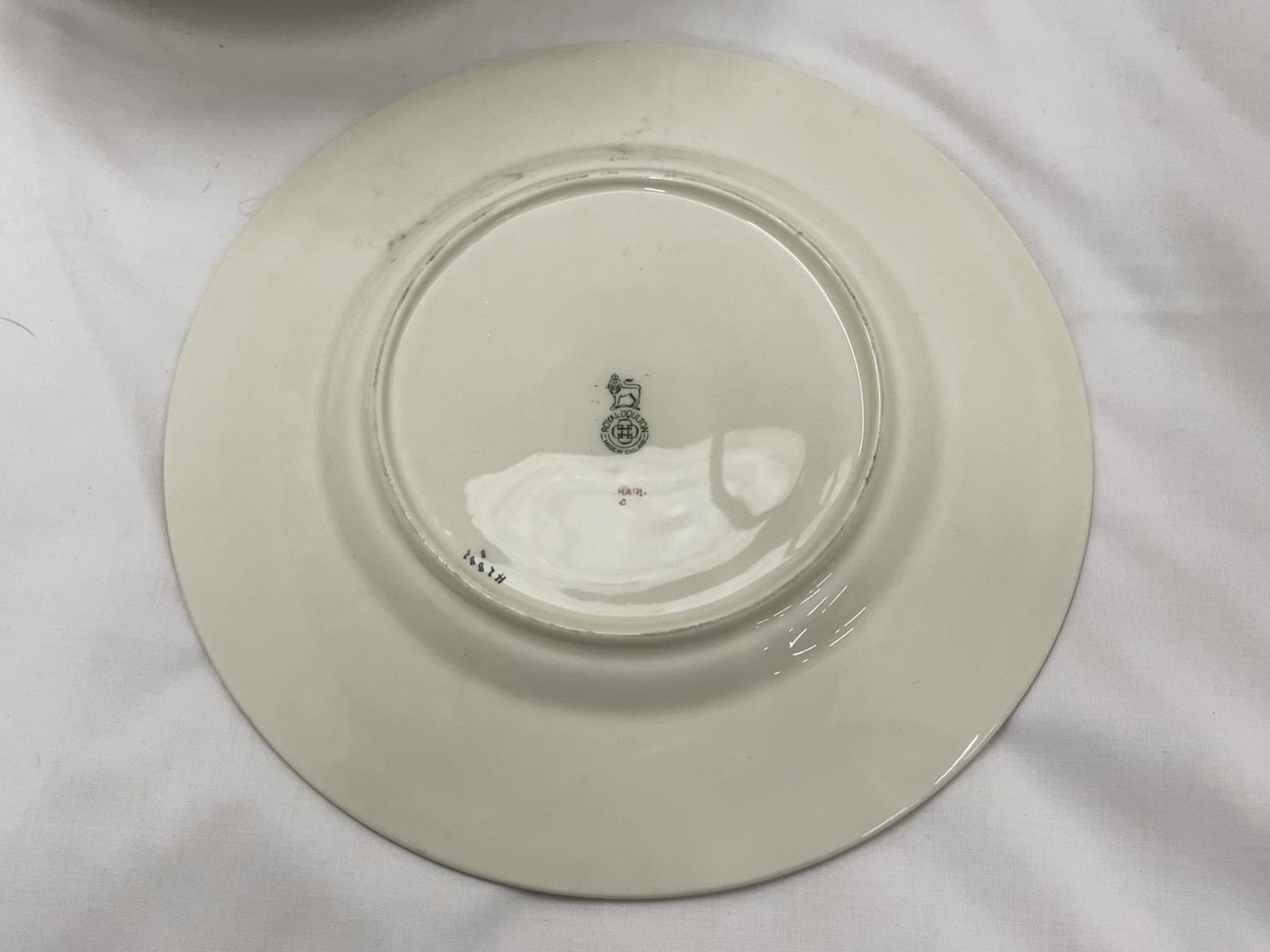 A CHROME CAKE STAND WITH THREE ROYAL DOULTON FLORAL PLATES - Image 3 of 4