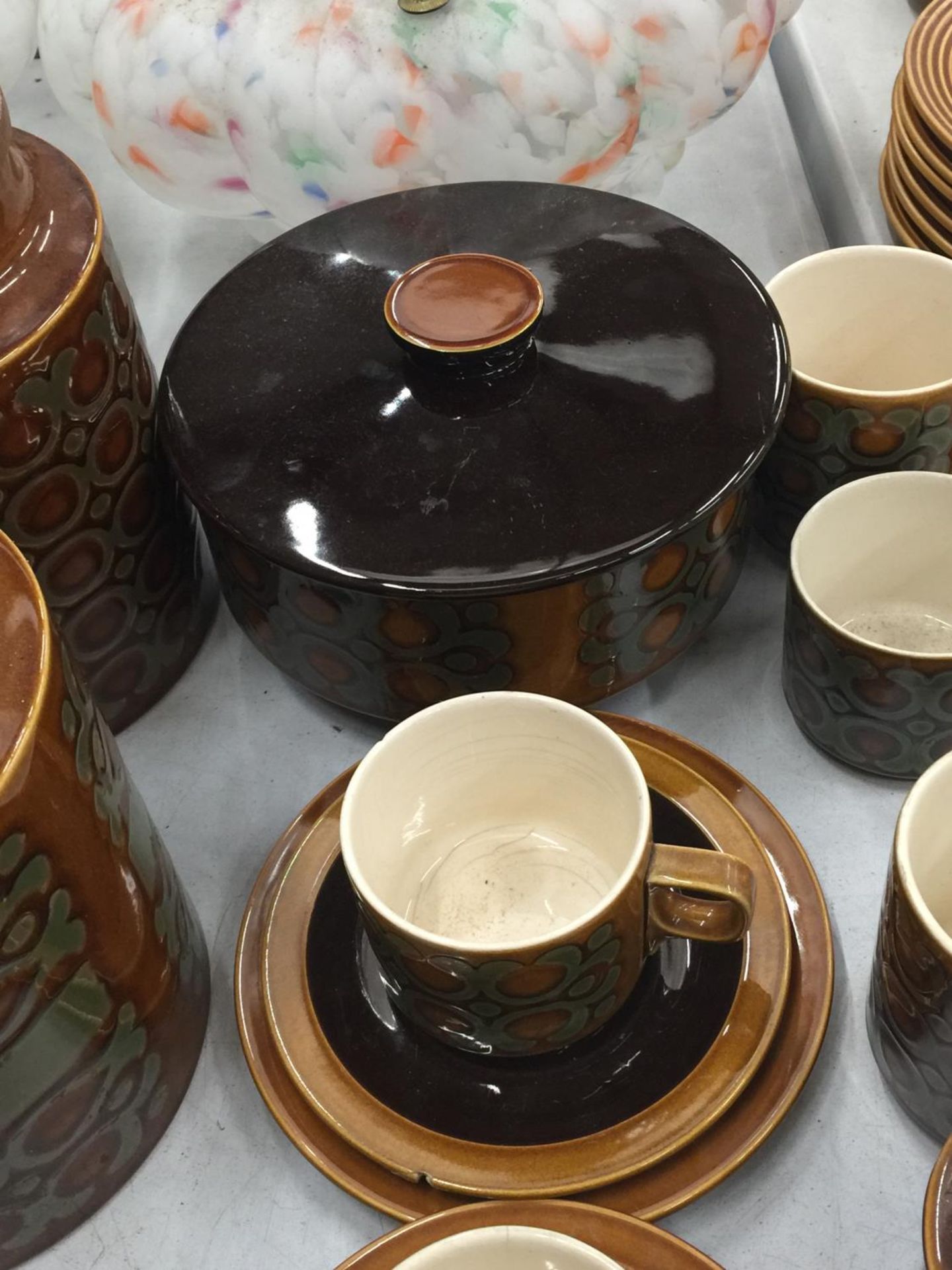 A QUANTITY OF HORNSEA POTTERY 'BRONTE' TO INCLUDE STORAGE JARS, TUREEN, CUPS, SAUCERS, JUGS, SUGAR - Image 5 of 7