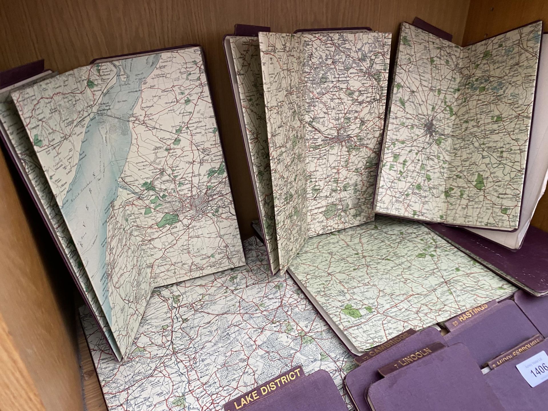 A LARGE ASSORTMENT OF VINTAGE ROAD MAPS OF VARIOUS UK DESTINATIONS - Image 2 of 3