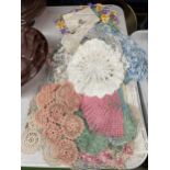 A QUANTITY OF VINTAGE CROCHETED PLACEMATS, COASTERS, DOILIES, ETC